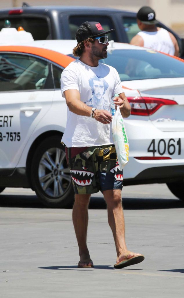 Zac Efron Grabs Some Food from Subway in Laughlin-4