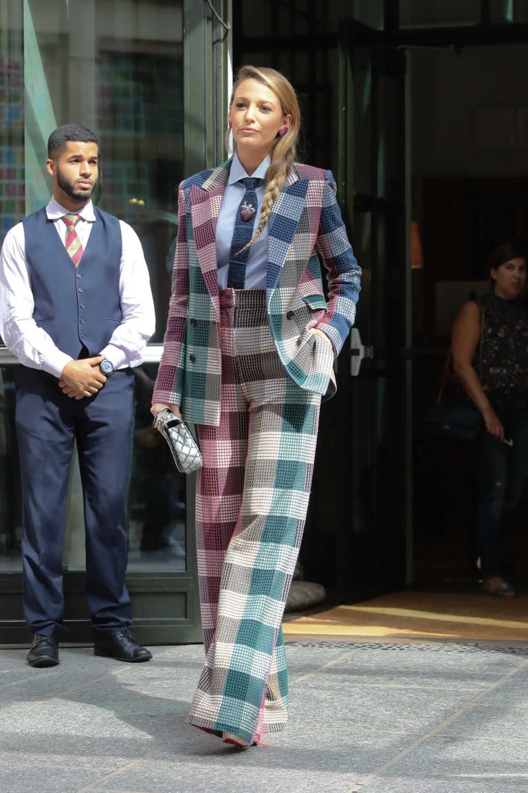 Blake Lively In A Plaid Suit Was Seen Out In Nyc Celeb Donut 