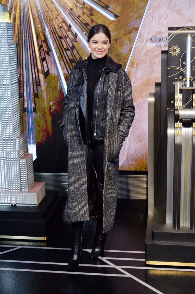 Hailee Steinfeld in a Gray Coat