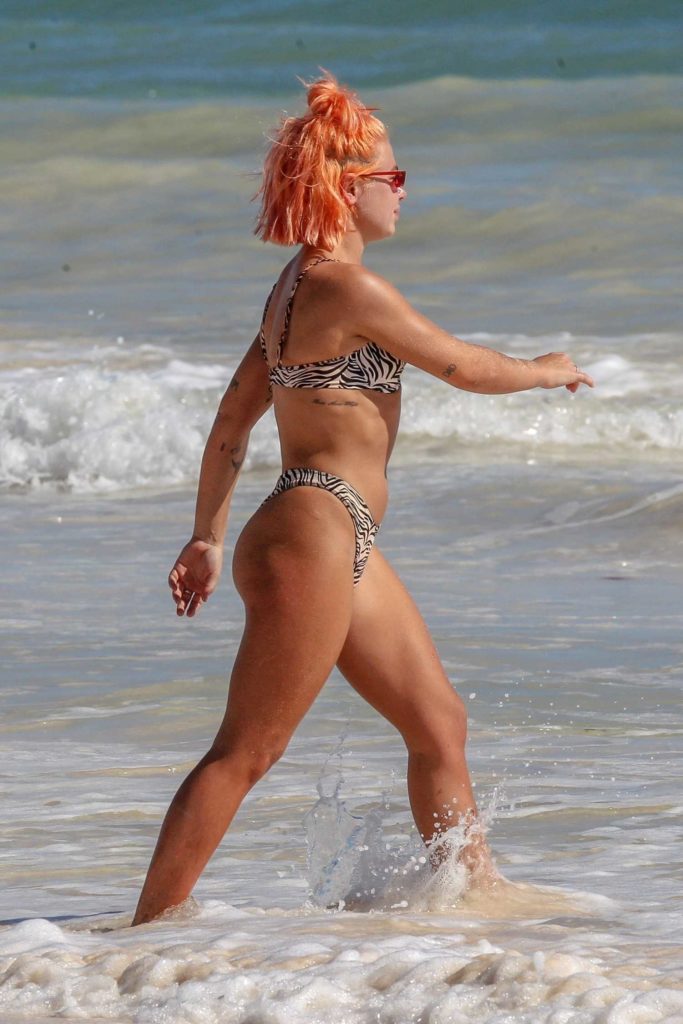 Jessica Woodley in Bikini