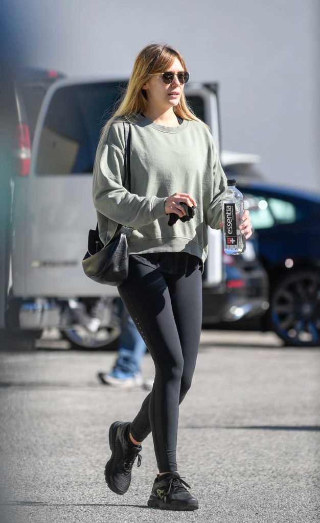 Elizabeth Olsen in a Black Leggings Leaves a Gym in Los Angeles – Celeb ...