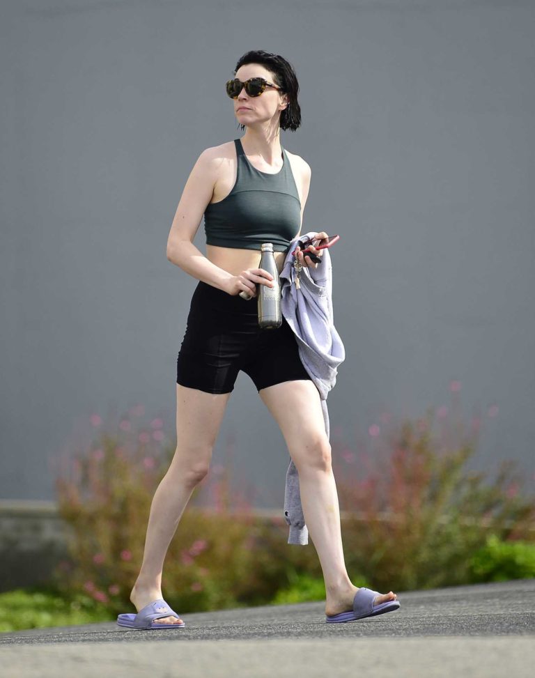 Laura Prepon Leaves Her Pilates Class in Los Angeles – Celeb Donut