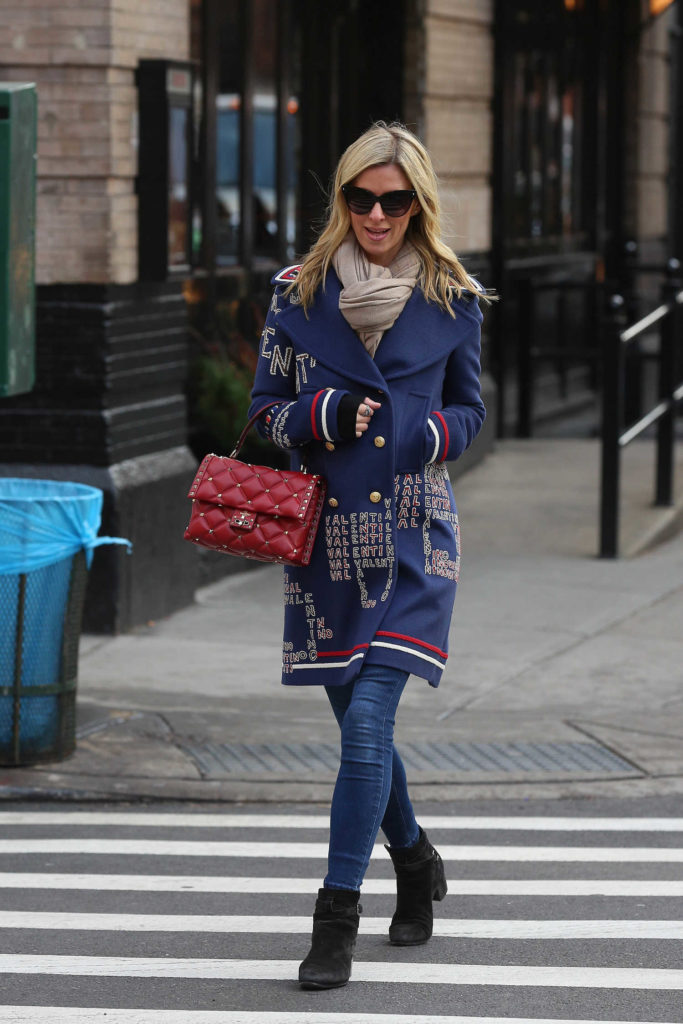 Nicky Hilton in a Blue Coat Was Seen Out in New York – Celeb Donut