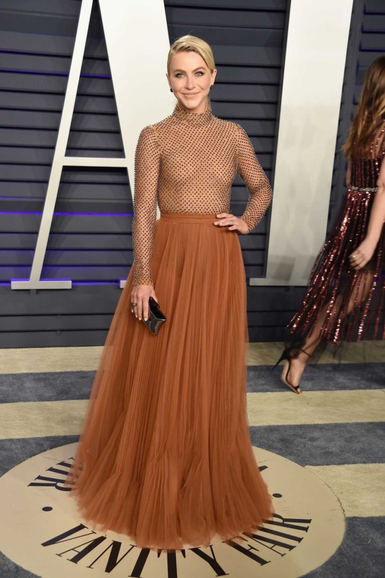 Julianne Hough Attends 2019 Vanity Fair Oscar Party in Beverly Hills