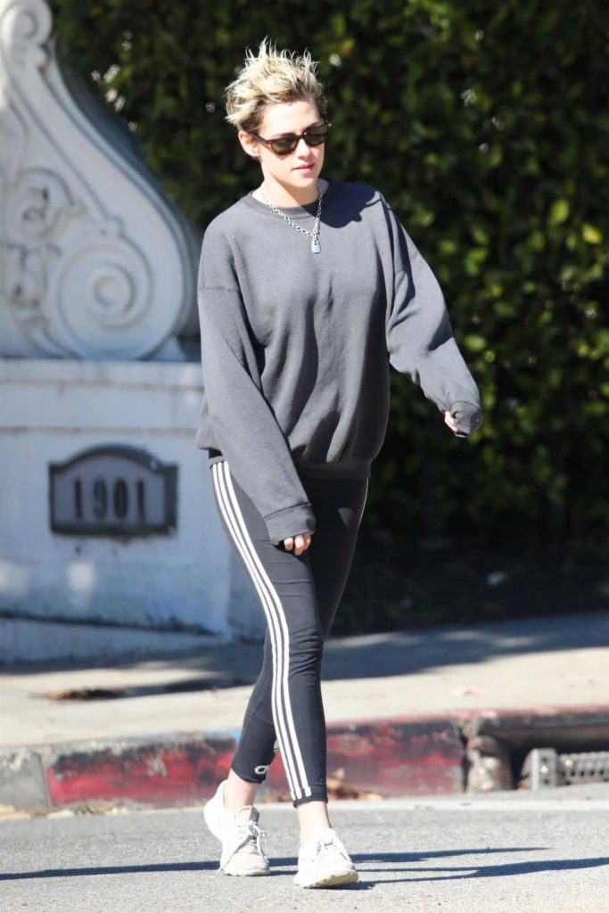 Kristen Stewart in a Gray Sweatshirt