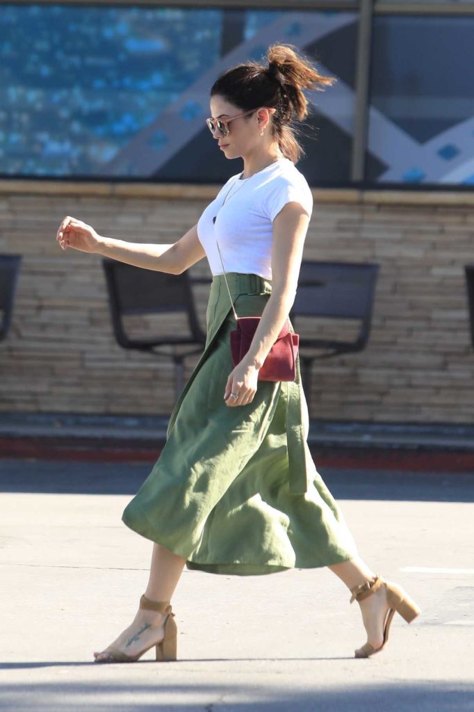 Jenna Dewan in a Green Skirt