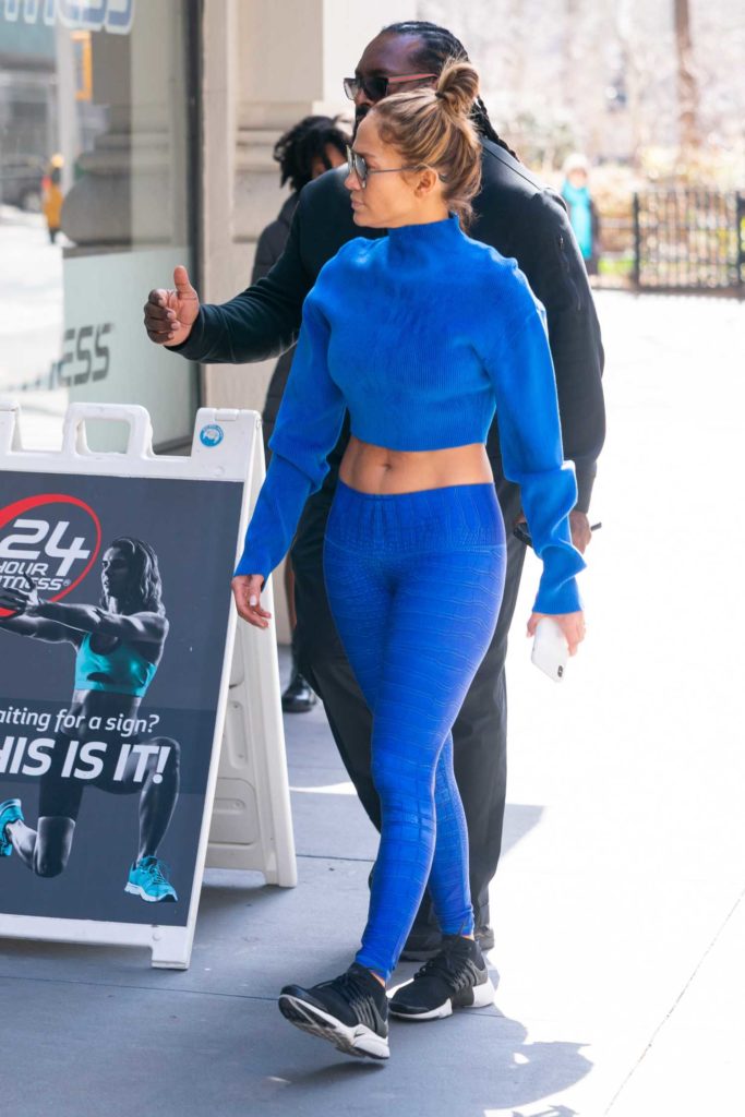 Jennifer Lopez in a Blue Snakeskin Leggings