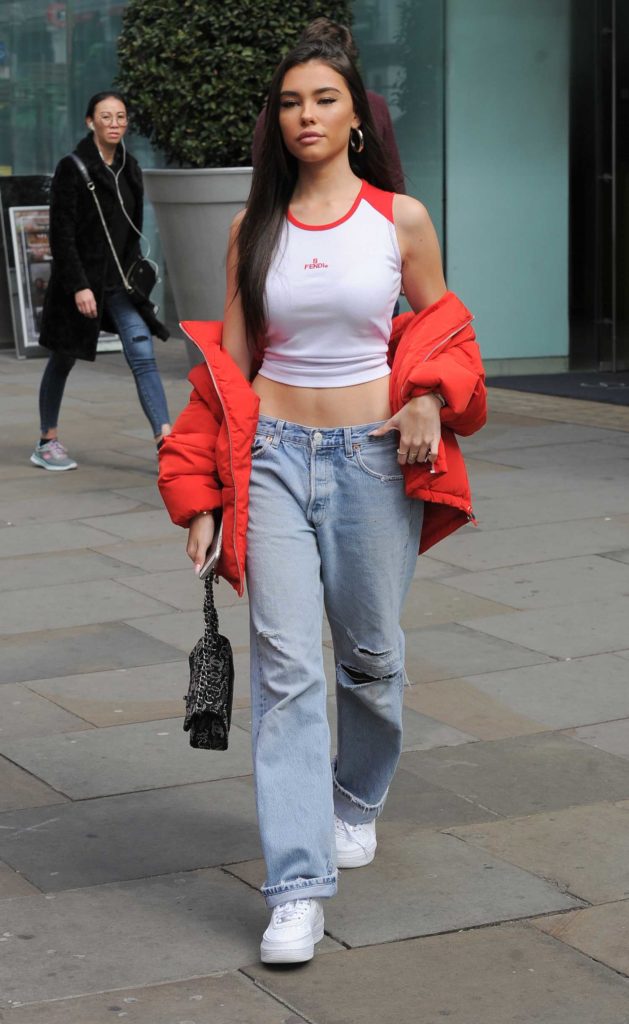 Madison Beer in a White Nike Sneakers