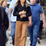 Jennifer Aniston in a Beige Pants Was Seen Out in Los Angeles