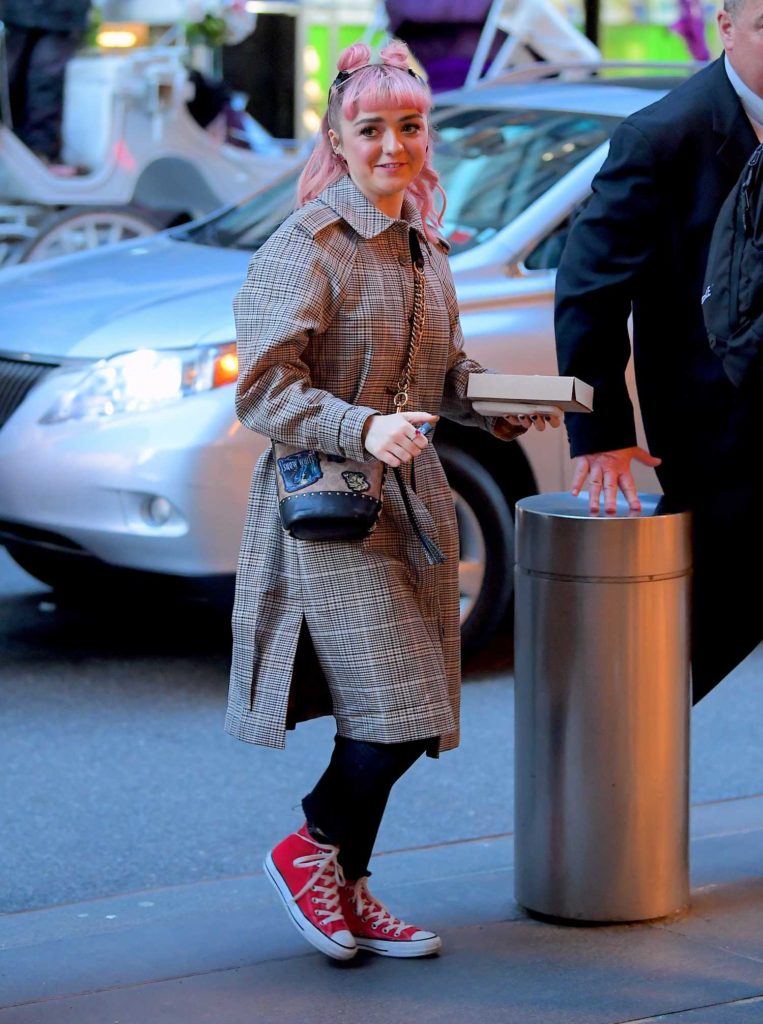 Maisie Williams in a Red Converse All-Star High Tops