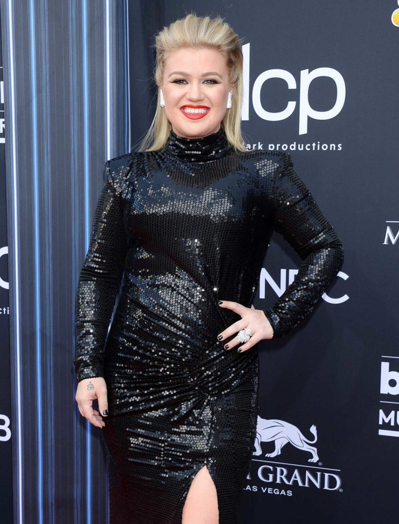 Kelly Clarkson Attends 2019 Billboard Music Awards at MGM Grand Garden ...