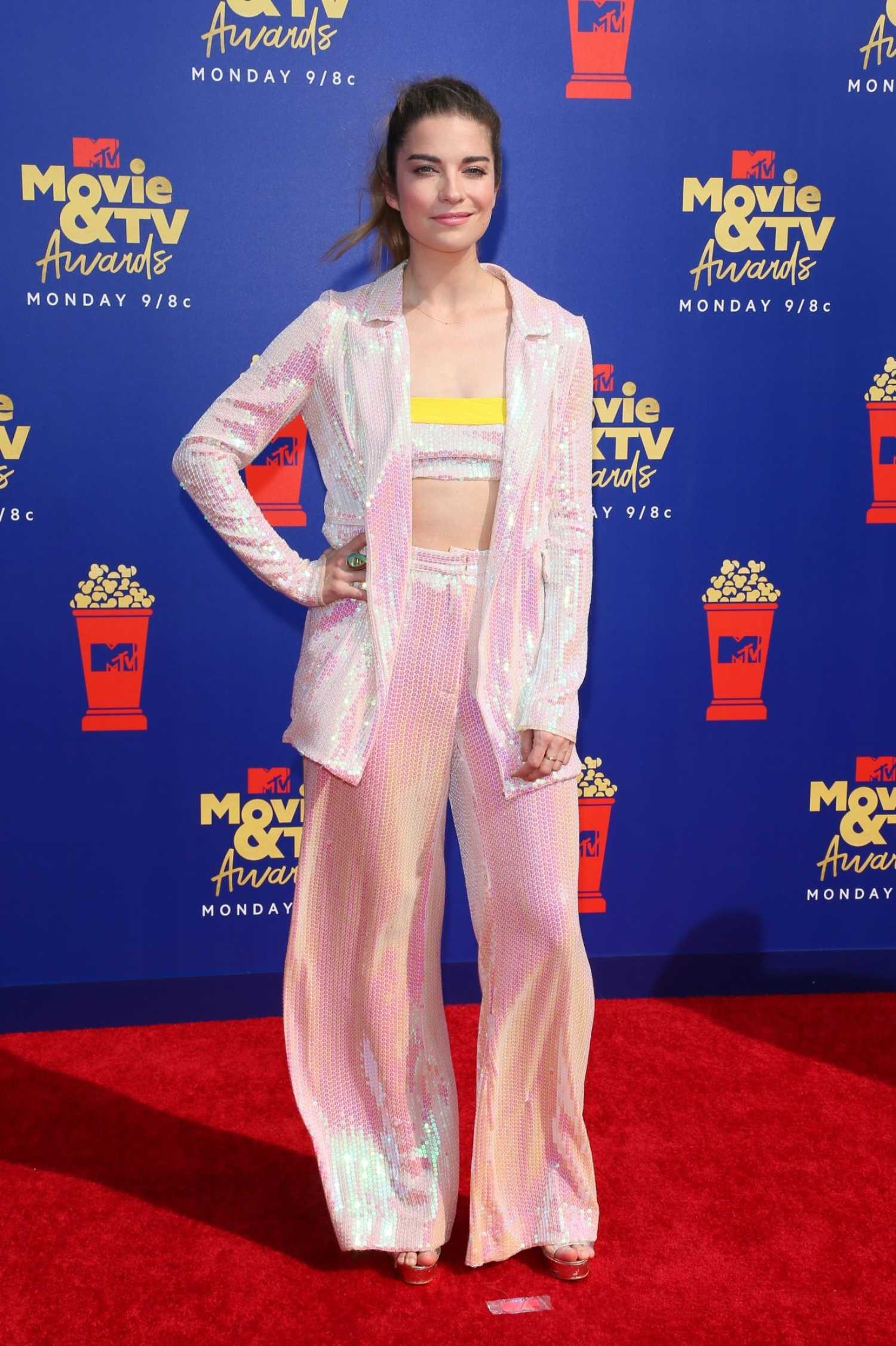 Annie Murphy Attends 2019 MTV Movie and TV Awards at Barker Hangar in