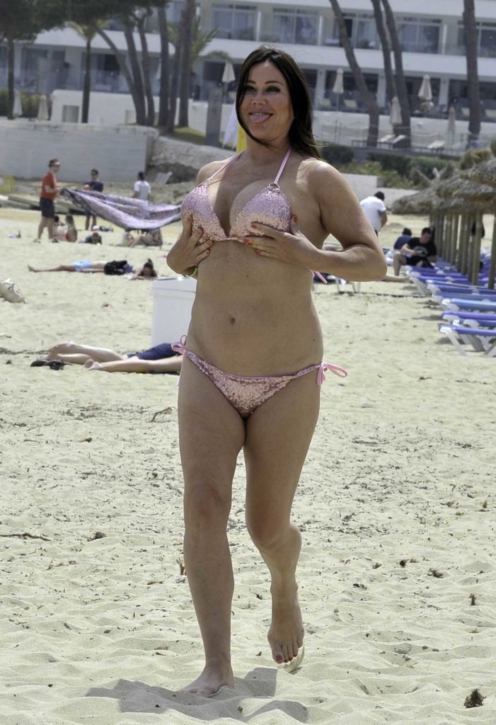 Lisa Appleton in Bikini