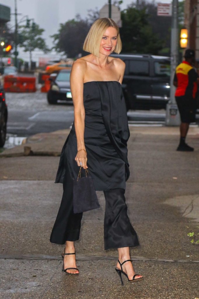 Naomi Watts in a Black Pants