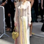 Elisabeth Moss Attends the Dior Show During 2019 Paris Fashion Week in Paris