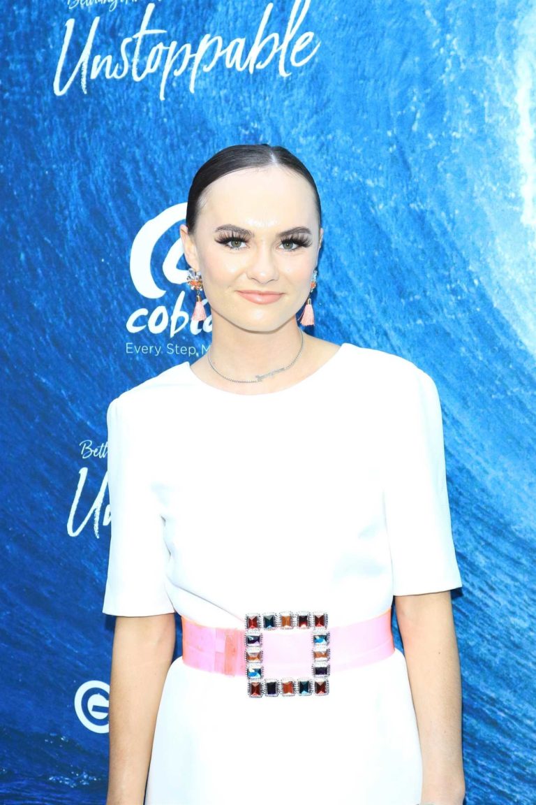 Madeline Carroll Attends Unstoppable Premiere at Arclight Theatre in