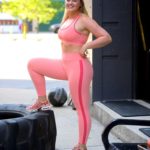 Iskra Lawrence in a Pink Workout Clothes Attends the Gym in NYC