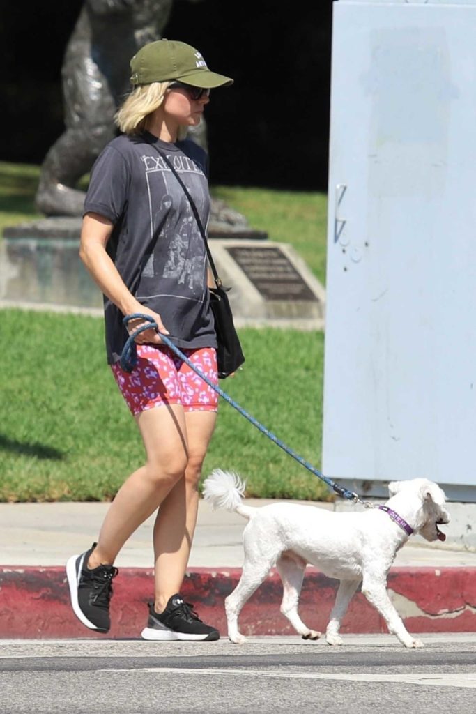 Kristen Bell in a Green Cap Walks Her Dog in Griffith Park in Los ...
