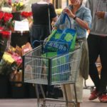 Cameron Diaz in a Beige Pants Goes Shopping at Whole Foods in Beverly Hills