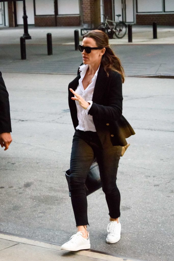 Jennifer Garner in a Black Blazer