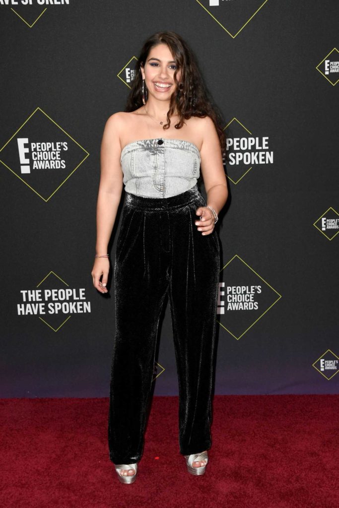 Alessia Cara Attends 2019 E! People’s Choice Awards at Barker Hangar in ...