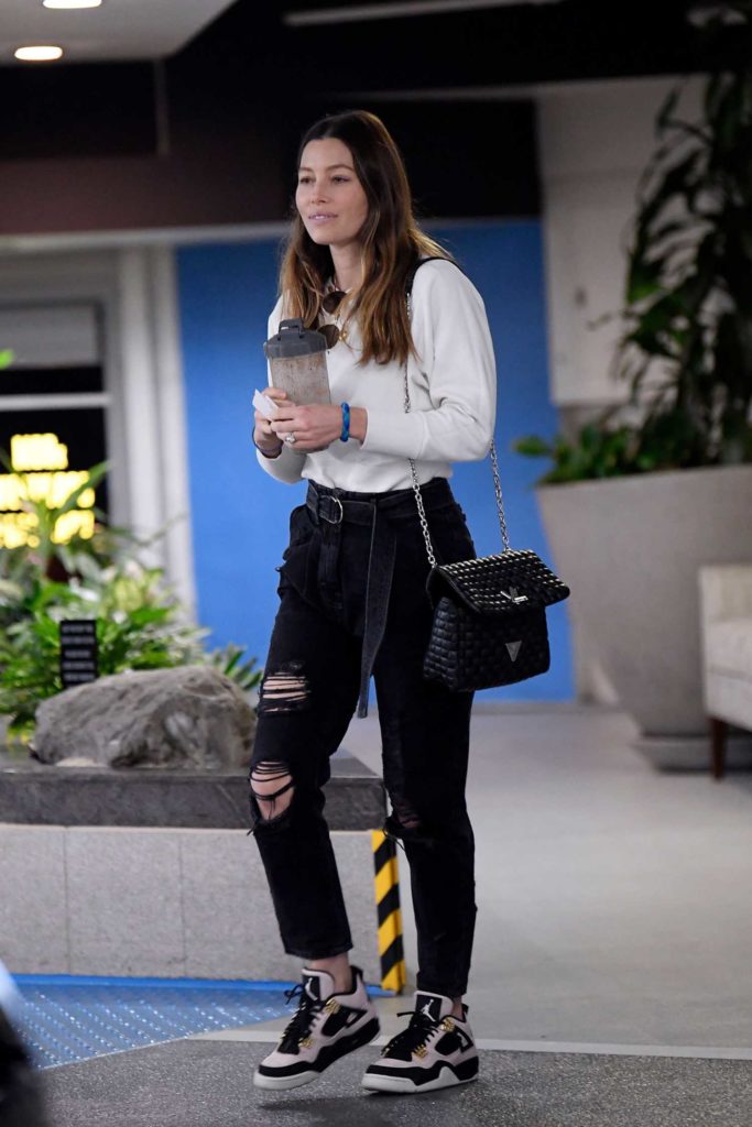 Jessica Biel in a Black Ripped Jeans