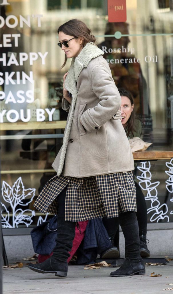 Keira Knightley in a Gray Sheepskin Jacket