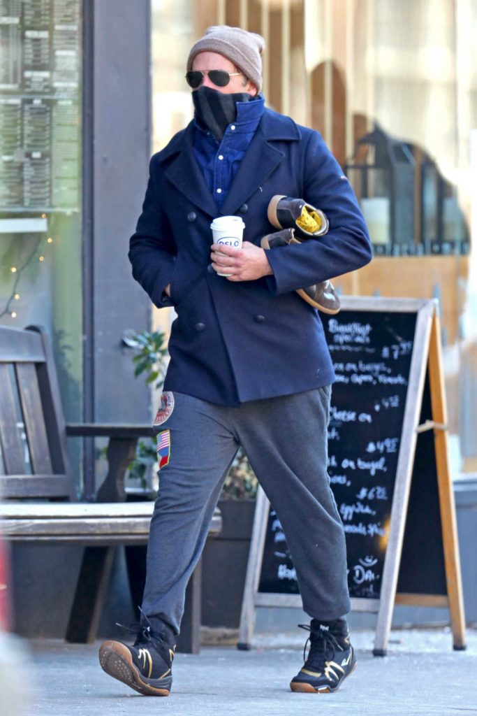 Bradley Cooper in a Gray Sweatpants