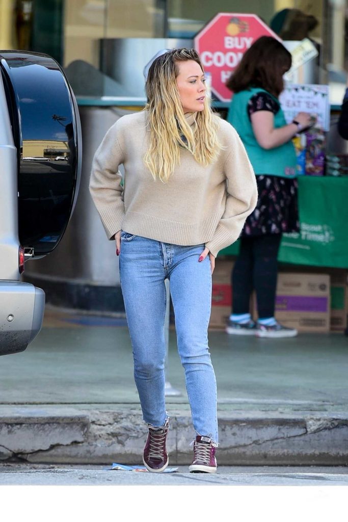 Hilary Duff in a Beige Sweater