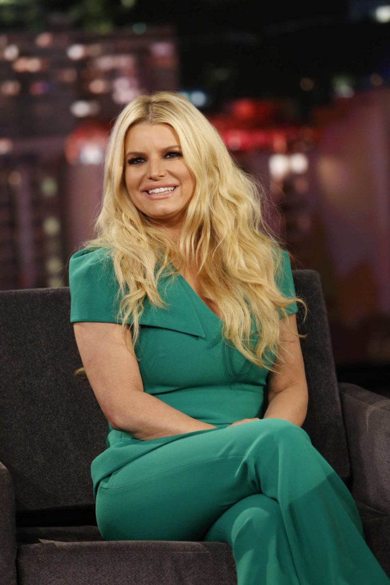 Jessica Simpson Attends Jimmy Kimmel Live! in Los Angeles – Celeb Donut