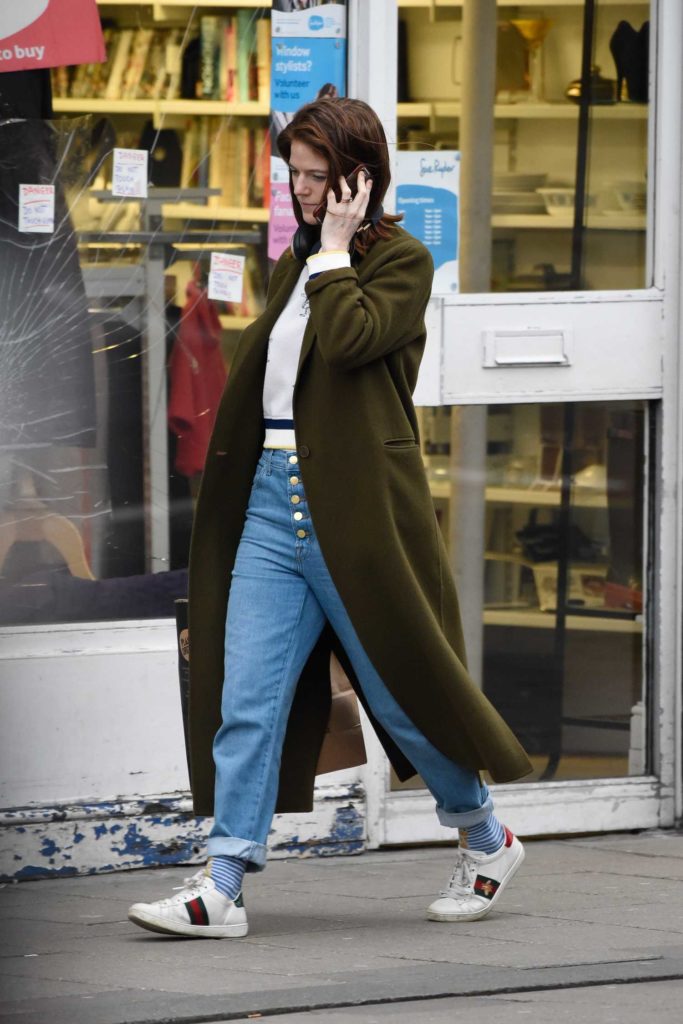 Rose Leslie in a White Gucci Sneakers