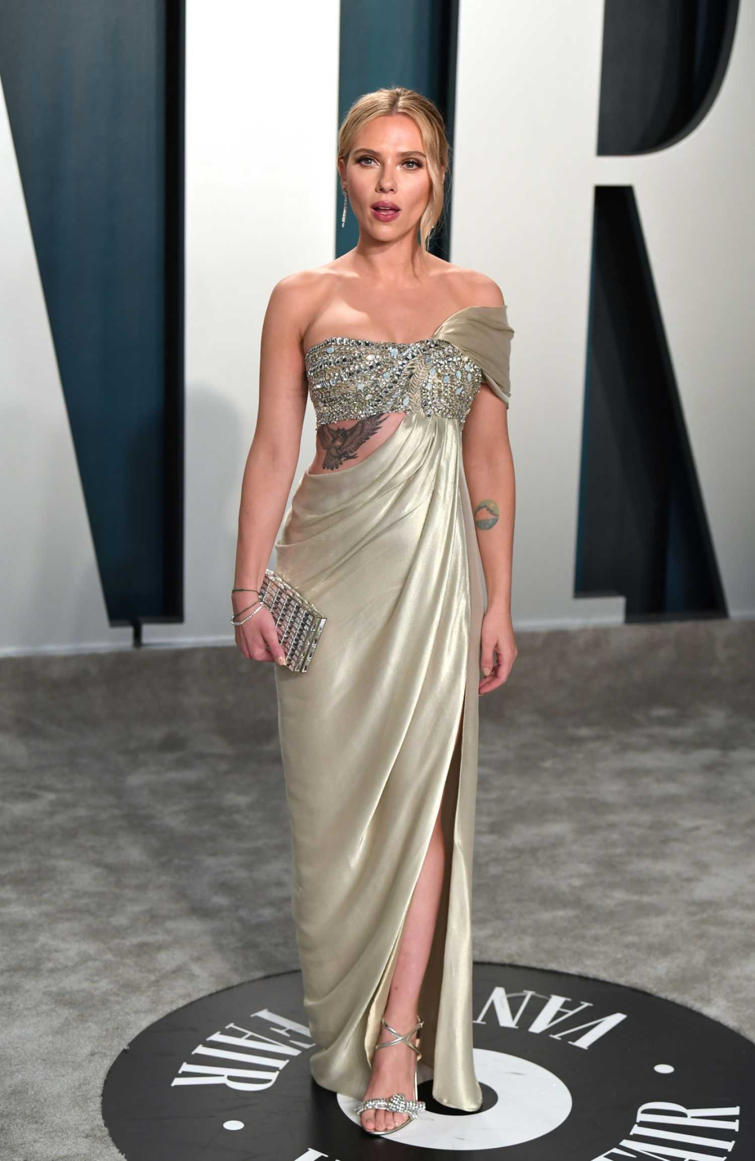 Scarlett Johansson Attends the 92nd Academy Awards Vanity Fair Oscar ...