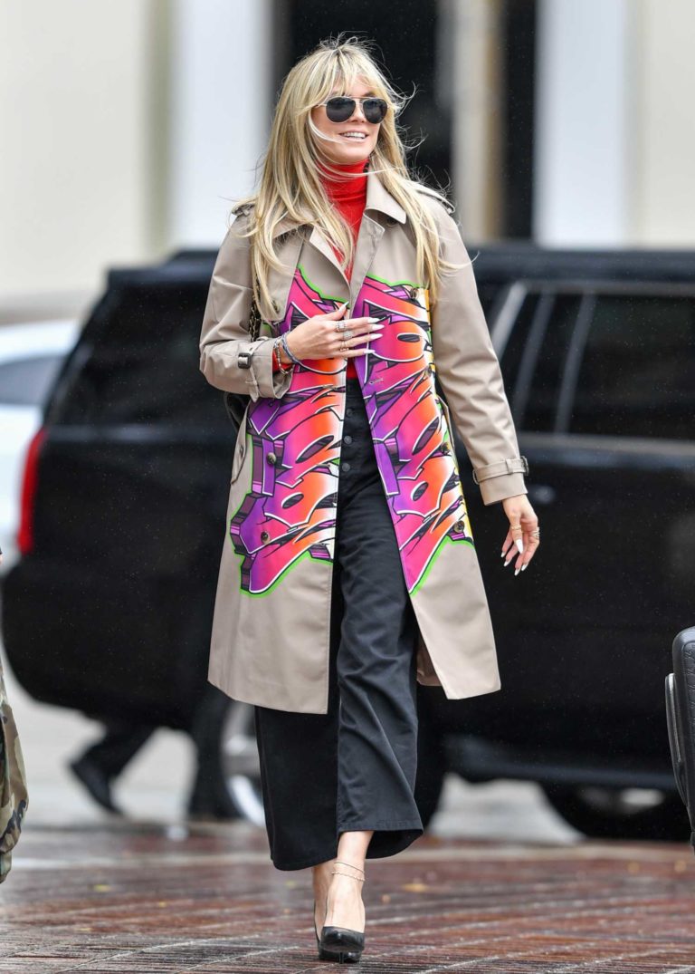 Heidi Klum in a Beige Trench Coat Arrives at America’s Got Talent in ...