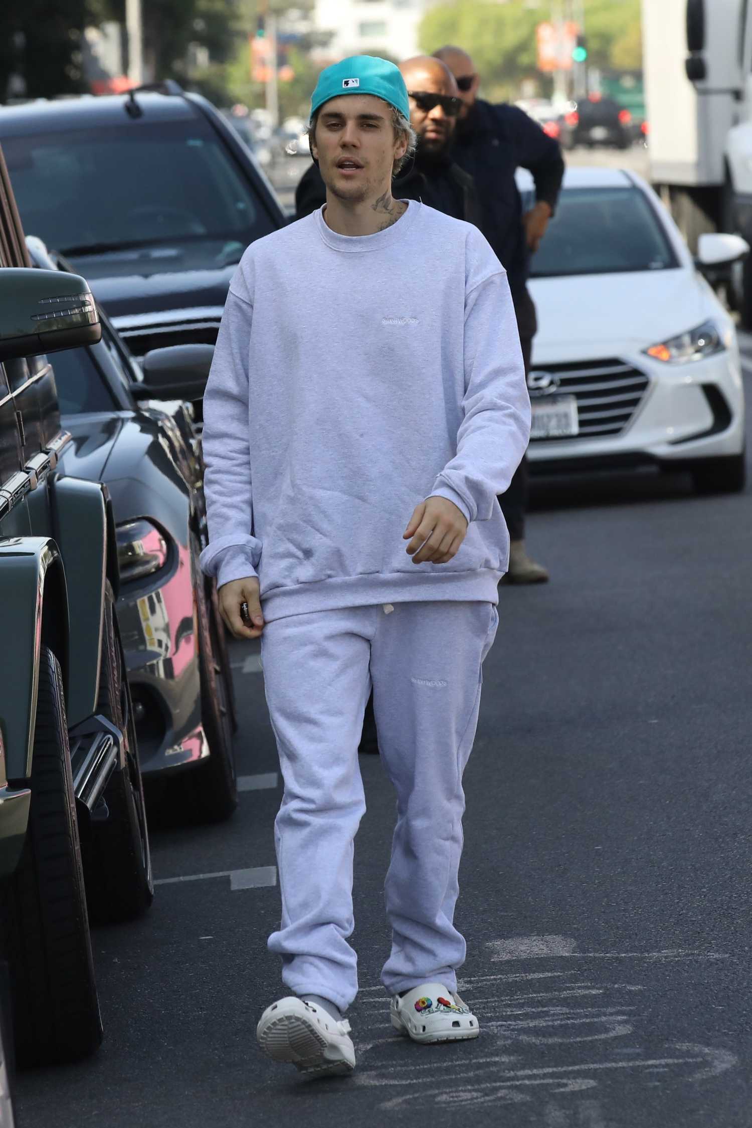 Justin Bieber in a Gray Sweatsuit Was Seen Out with Hailey Bieber in ...