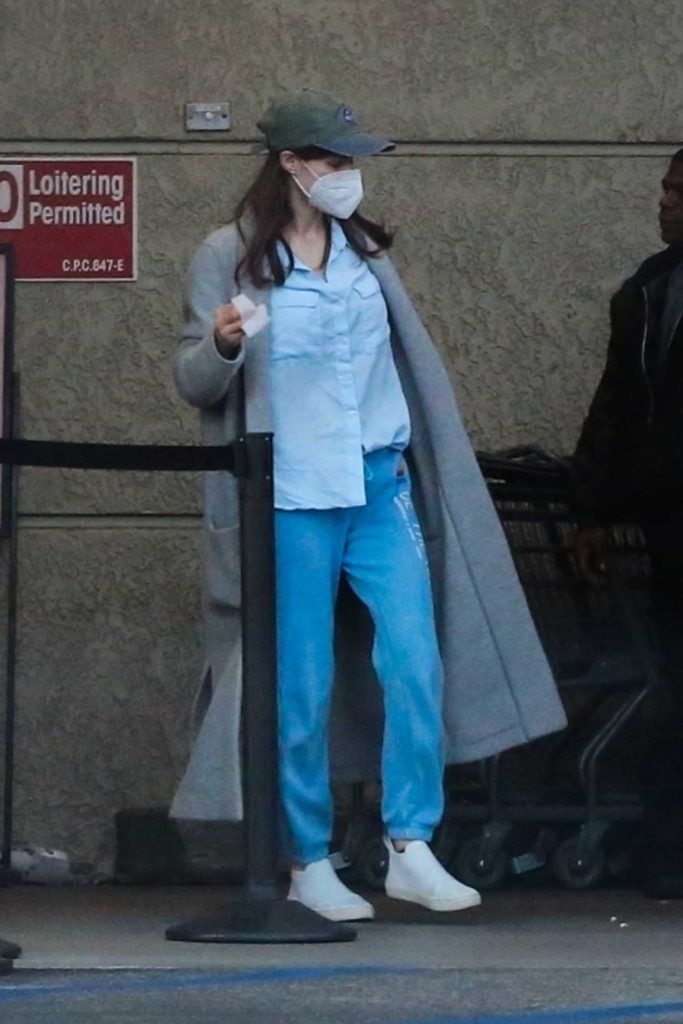 Alexandra Daddario in a Gray Cardigan