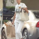 Elle Macpherson in a White Tee Was Seen Out in Miami