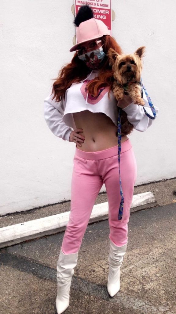 Phoebe Price in a Pink Sweatpants