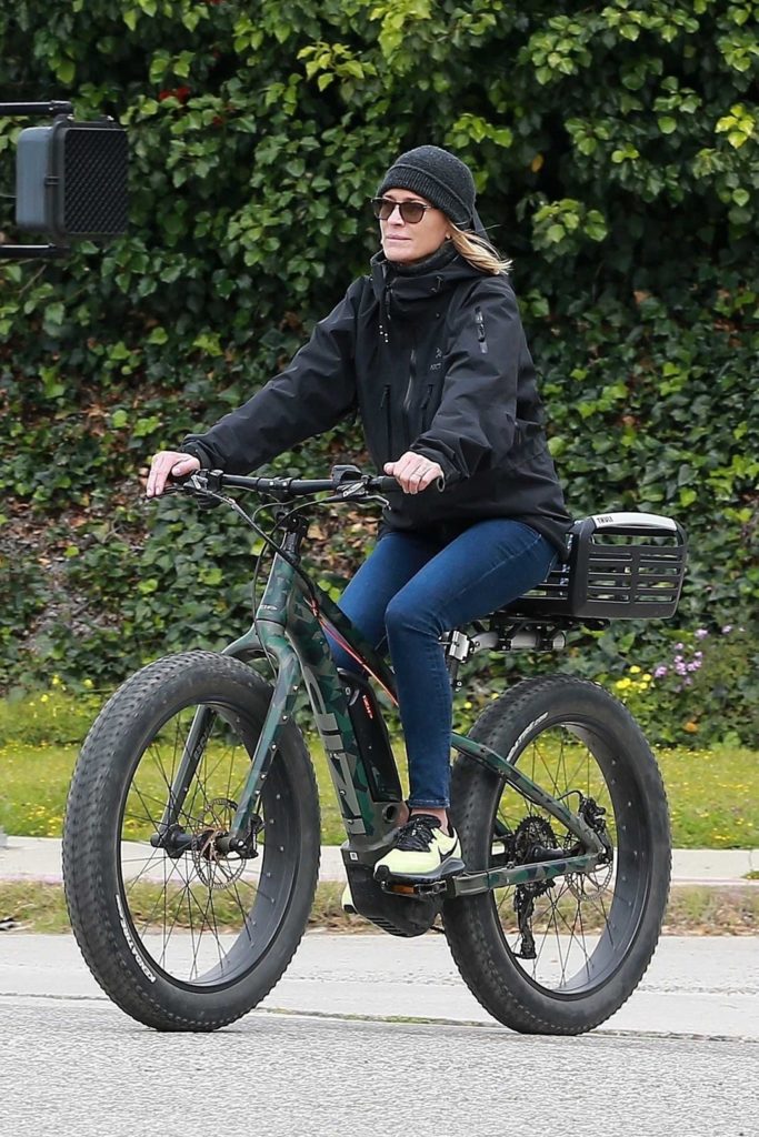 Robin Wright in a Black Knit Hat