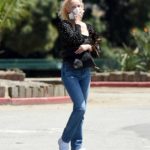 Amber Valletta in a White Sneakers Was Seen Amid the COVID-19 Pandemic in Los Angeles
