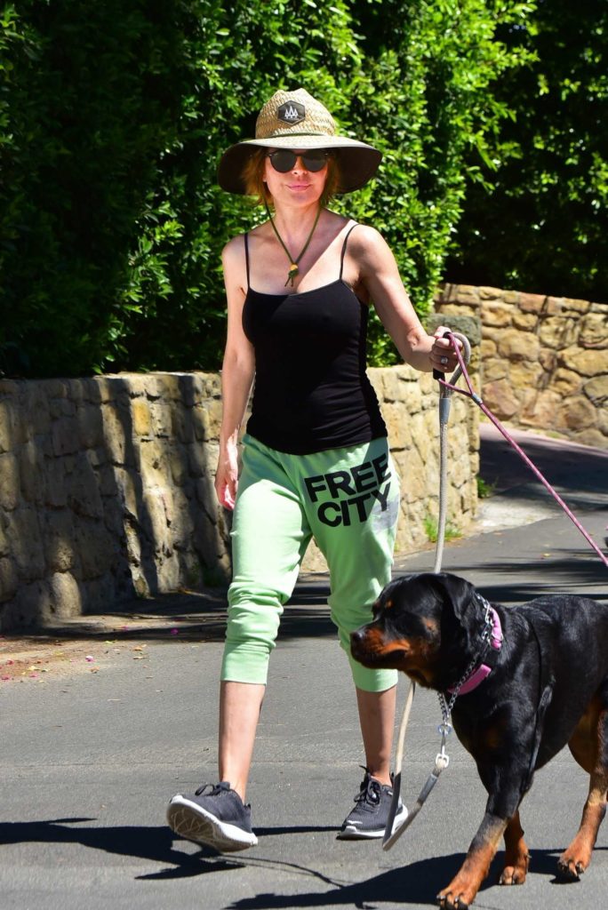 Lisa Rinna in a Green Sweatpants