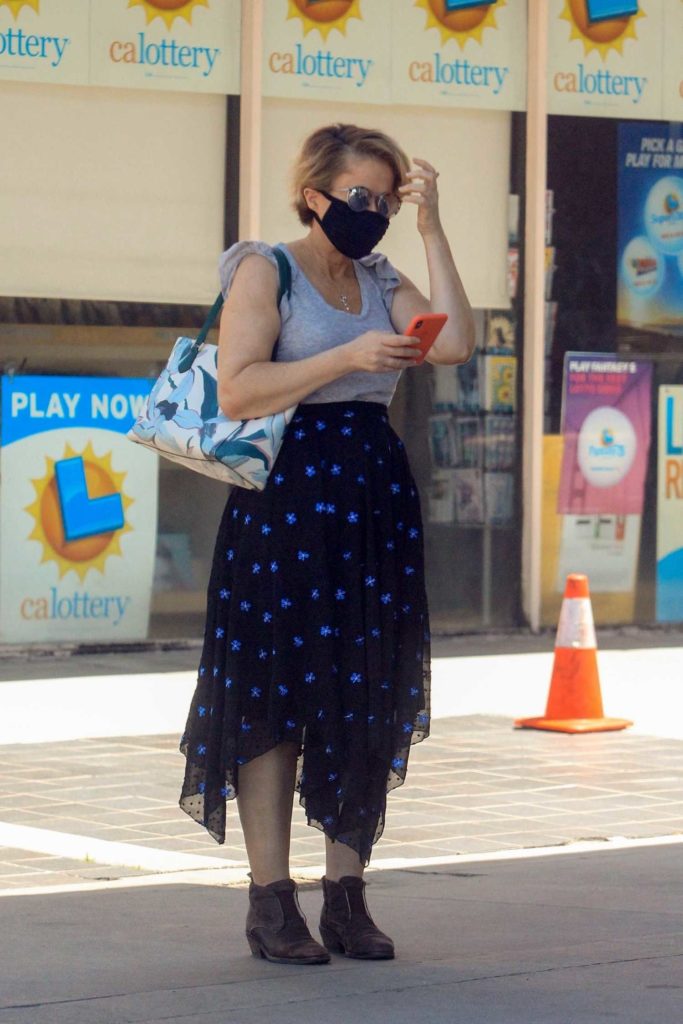 Yeardley Smith in a Black Protective Mask