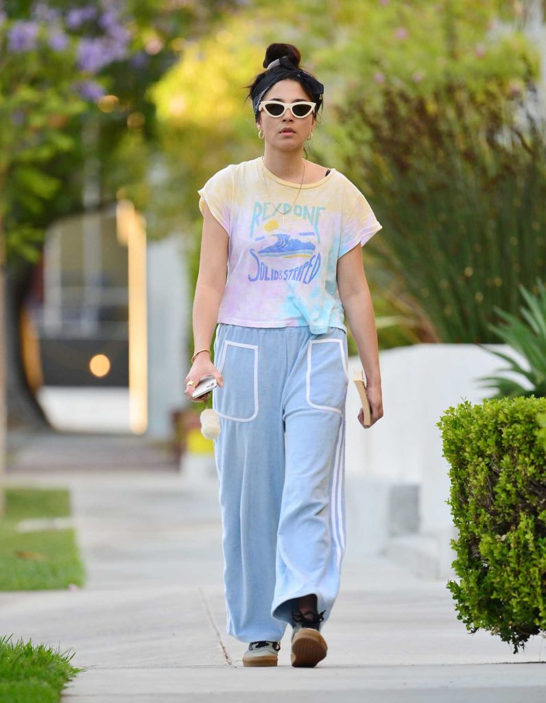 Jessica Gomes in a Colorful Tee