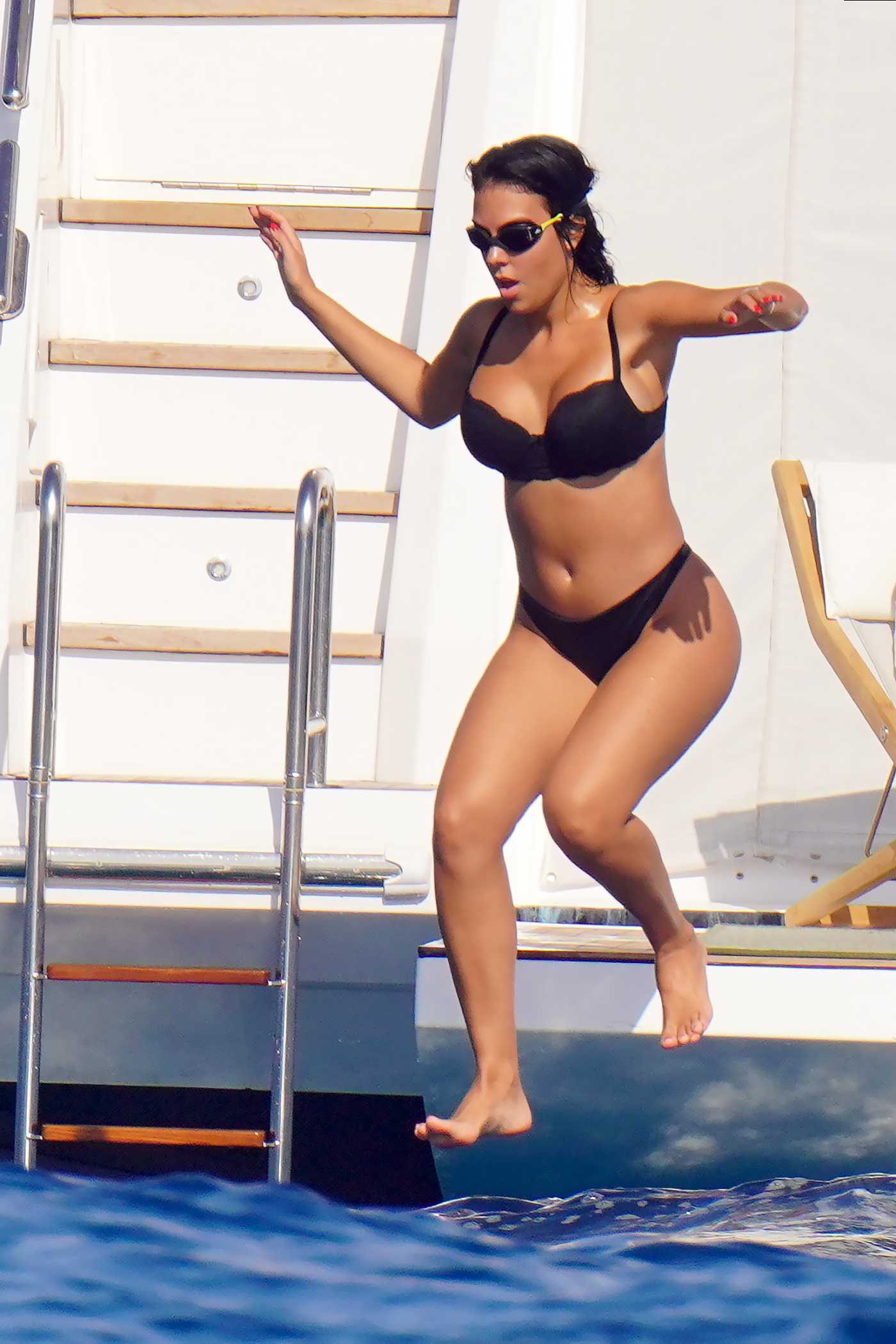 Georgina Rodriguez In A Black Bikini On A Yacht In St Tropez Celeb Donut
