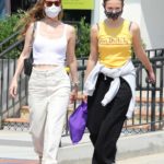 Leslie Mann in a White Top Goes Shopping Out with Iris Apatow at the Country Mart in Malibu