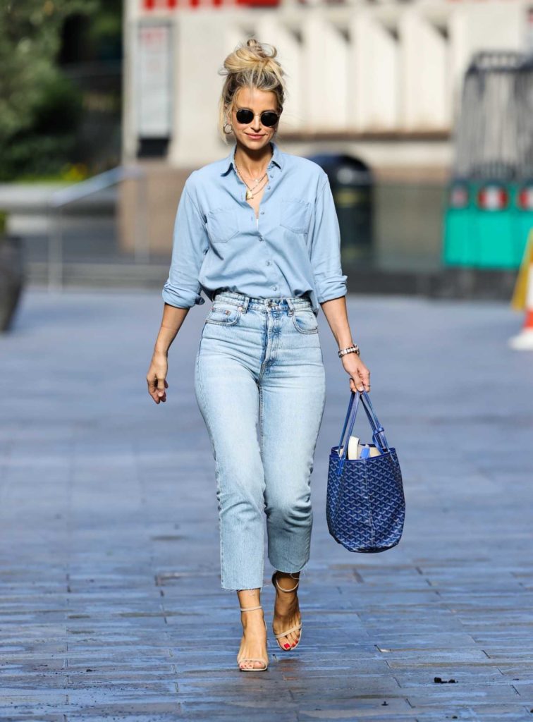 Vogue Williams in a Blue Tight Denim Trousers