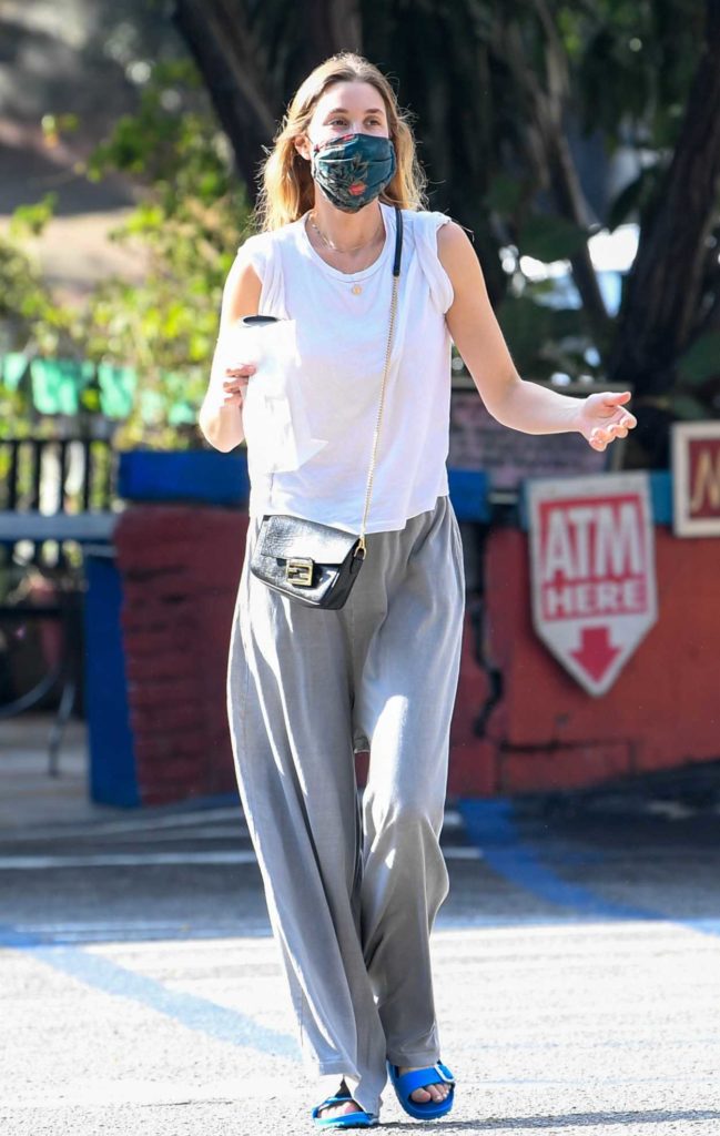 Whitney Port in a Gray Pants