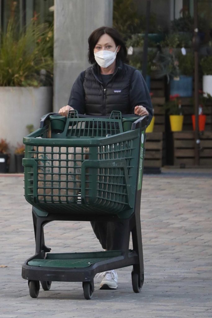 Shannen Doherty in a Protective Mask