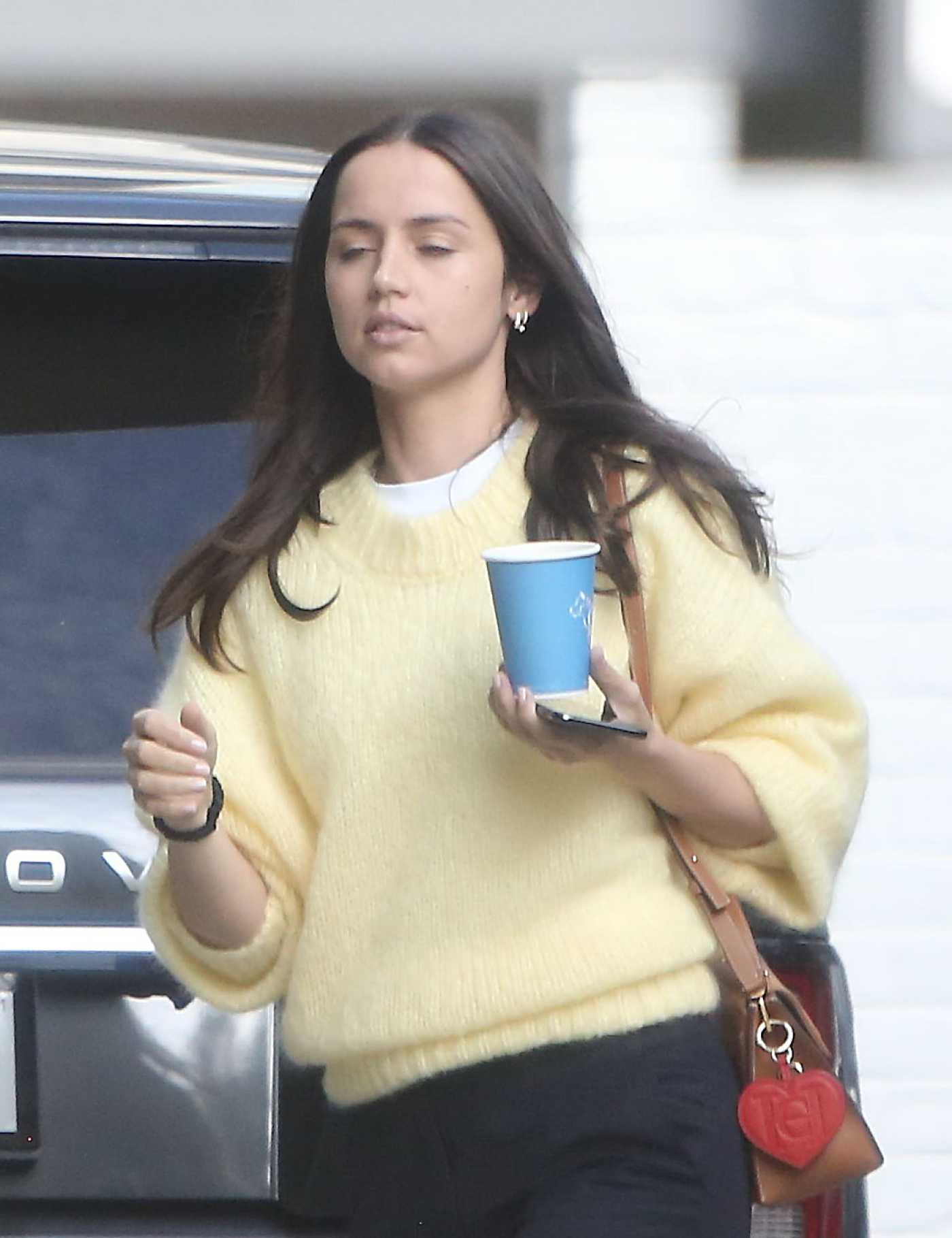 Ana de Armas in a Yellow Jumper Was Seen Out in Brentwood – Celeb Donut