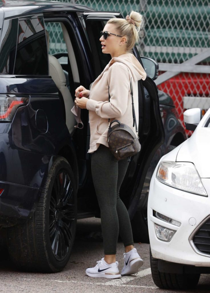 Billie Faiers in a White Nike Sneakers