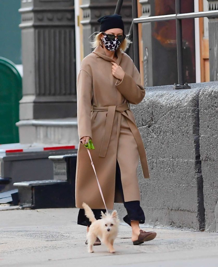 Naomi Watts in a Beige Coat